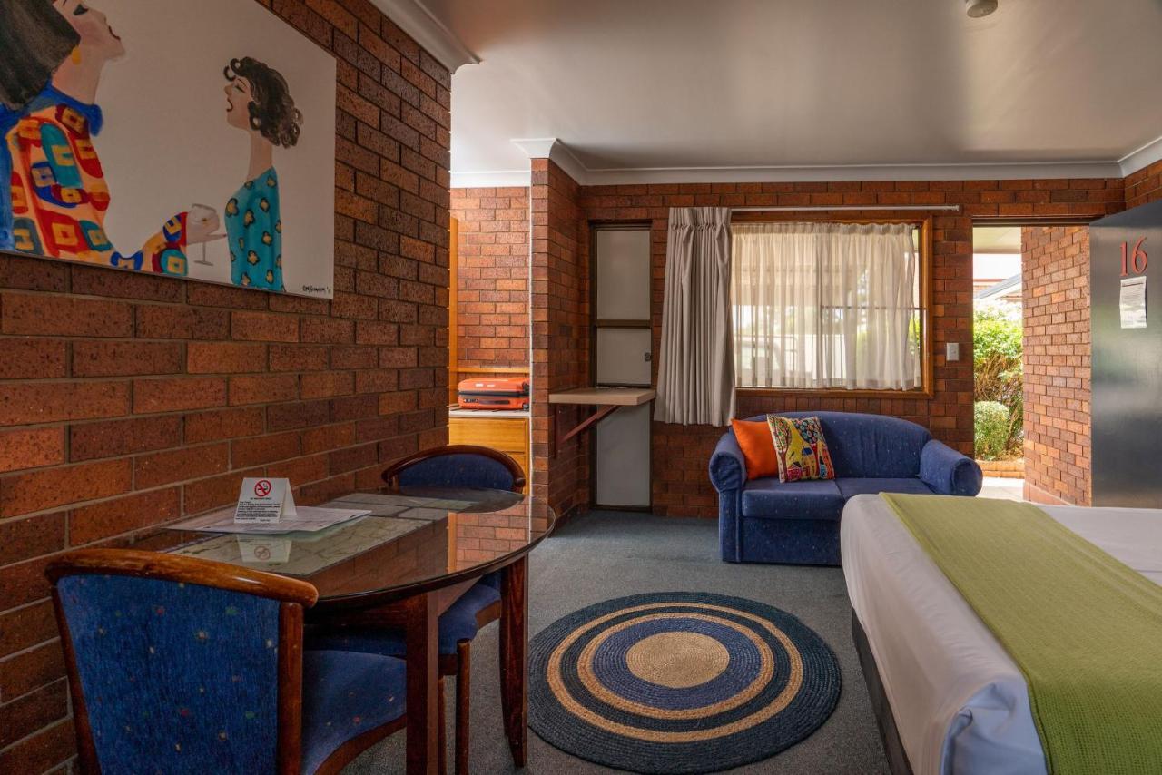 Country Pathfinder Motor Inn Dalby Bagian luar foto