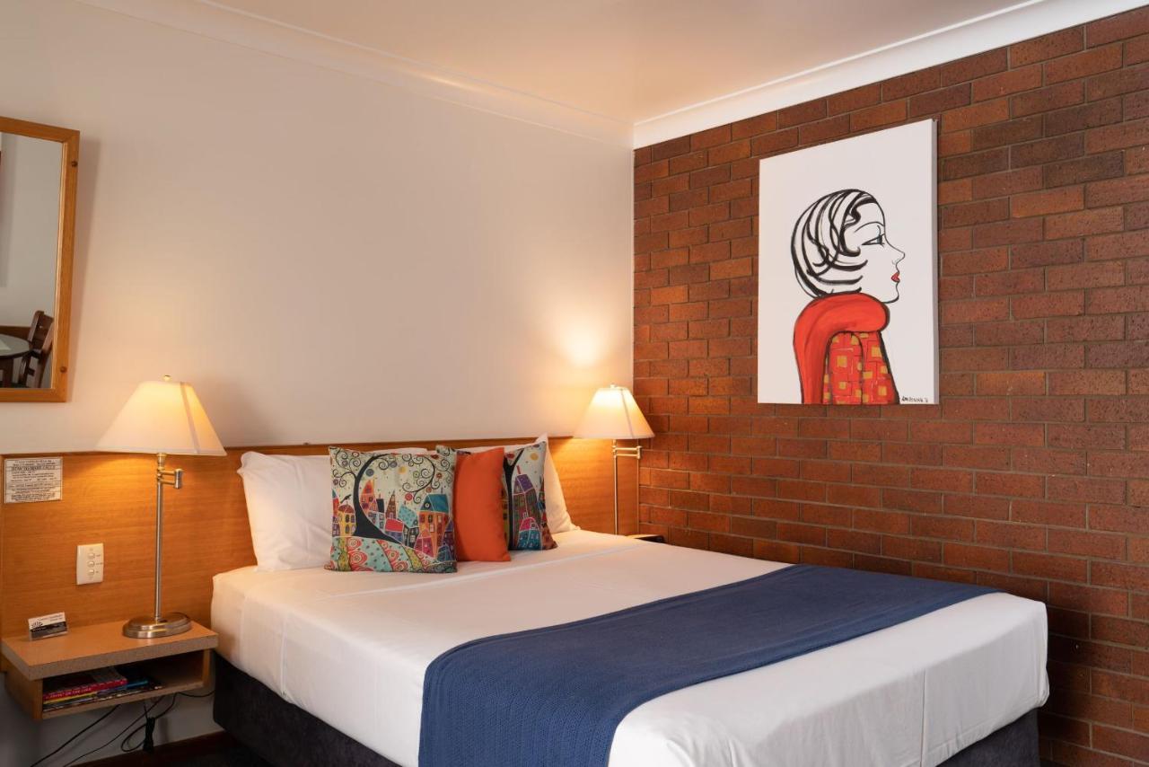 Country Pathfinder Motor Inn Dalby Bagian luar foto