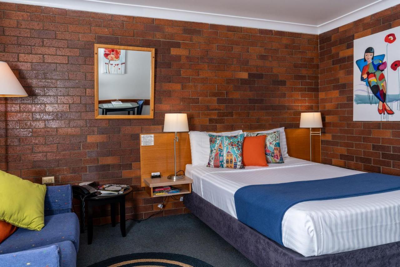 Country Pathfinder Motor Inn Dalby Bagian luar foto