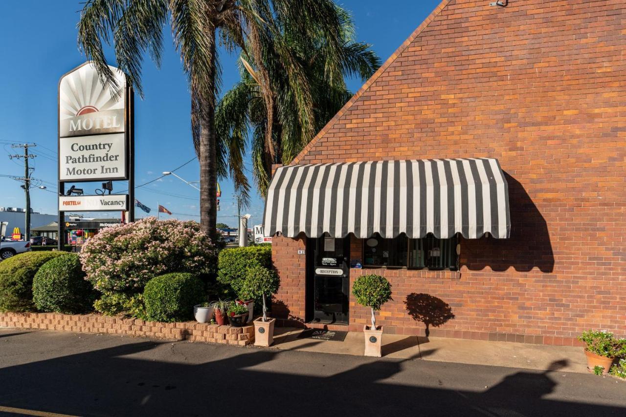 Country Pathfinder Motor Inn Dalby Bagian luar foto